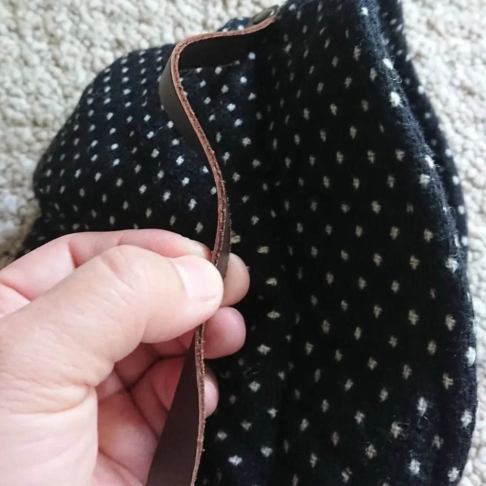 Italy yarn/wool black white dotted winter hat